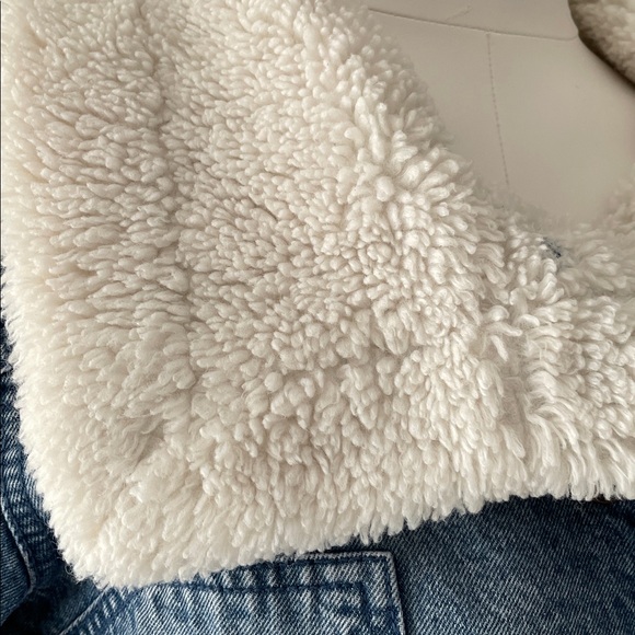 🔥New Celebrity Pink Denim Blue Jean Faux Sherpa Shearling Jacket - Picture 8 of 14